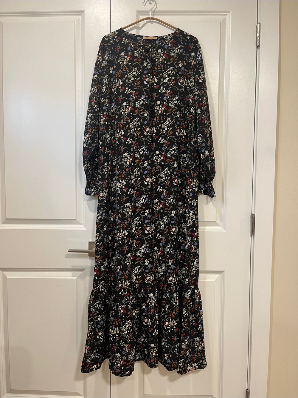 Black Floral Long Sleeve Maxi Dress